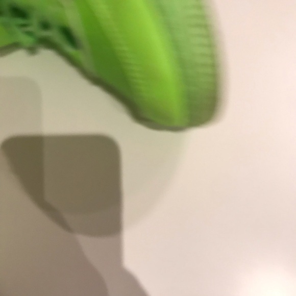 Nike shoe - Picture 3 of 8